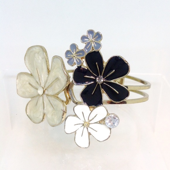Jewelry - Beautiful Enameled Floral Cuff Bracelet Silvertone